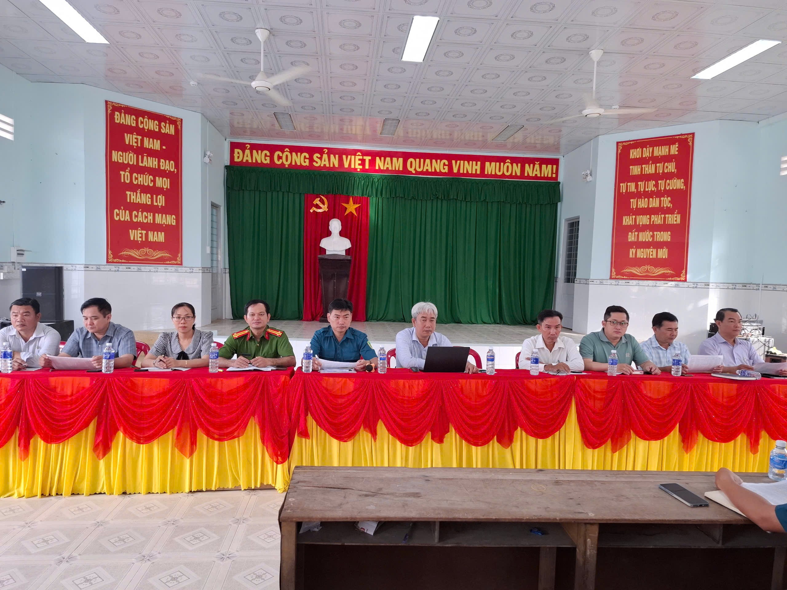 HỘI ĐỒNG NGHĨA VỤ QUÂN SỰ XÃ TÂN HÀO 
 TỔ CHỨC BÌNH NGHỊ LẦN 2 TUYỂN CHỌN CÔNG DÂN NHẬP NGŨ 
NĂM 2026
