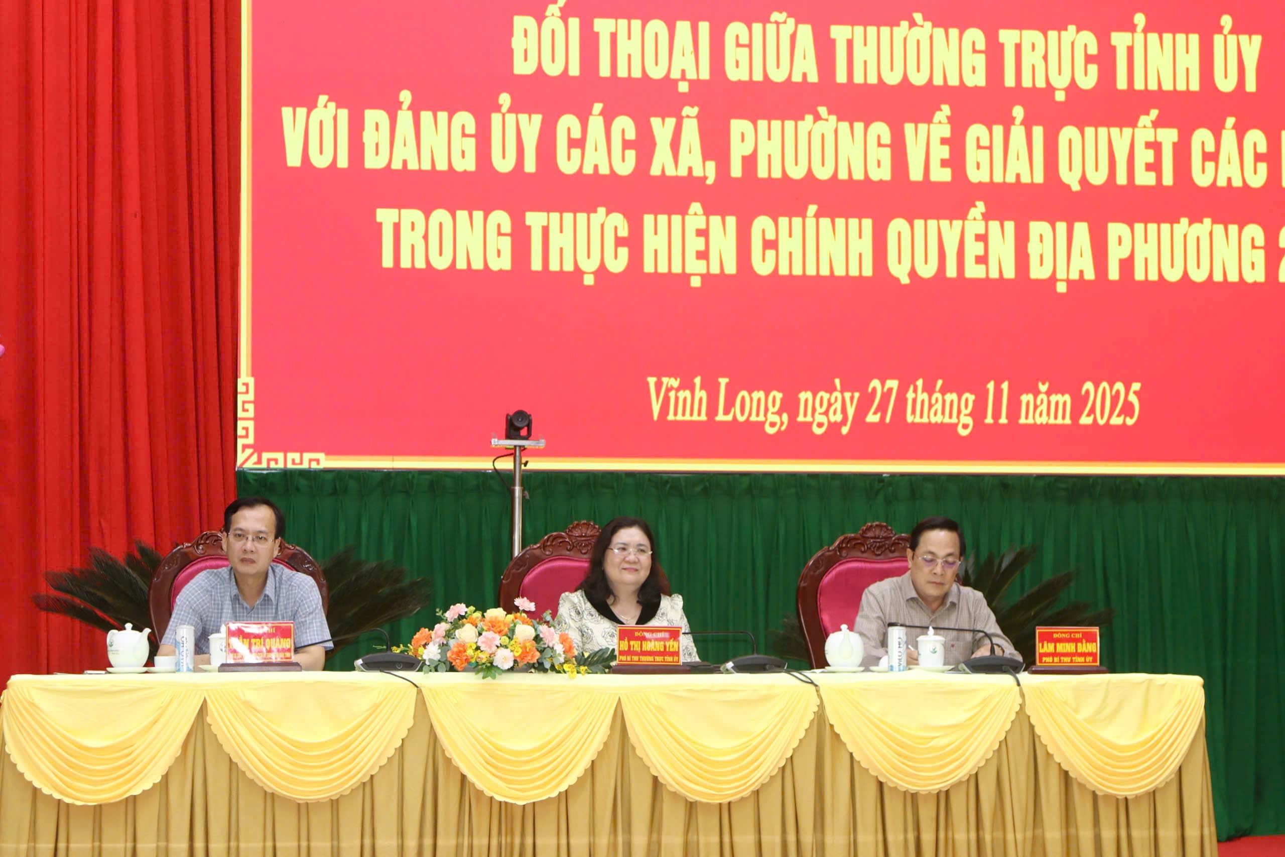 Hội nghị đối thoại giữa Thường trực Tỉnh ủy với Đảng ủy các xã, phường