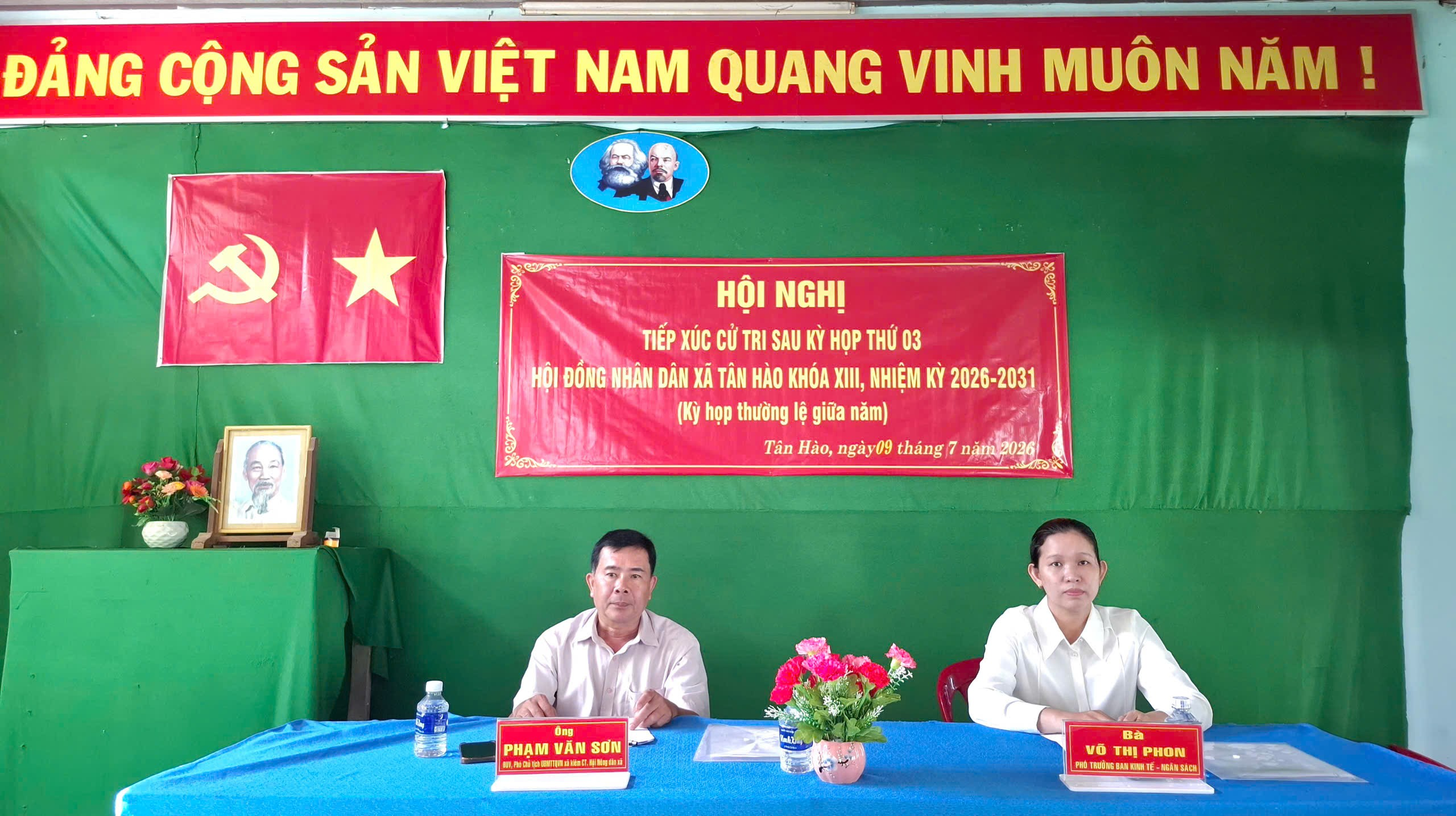 TỔ ĐẠI BIỂU HỘI ĐỒNG NHÂN DÂN SỐ 5 - XÃ TÂN HÀO TIẾP XÚC CỬ TRI
