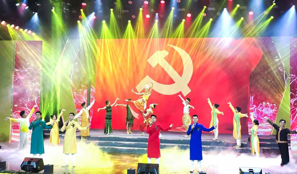 Đặc sắc chương trình nghệ thuật chào mừng thành công Đại hội đại biểu Đảng bộ tỉnh